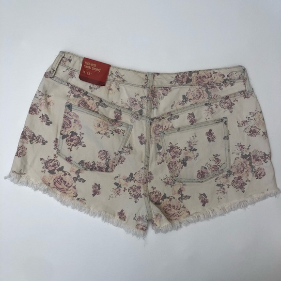Mossimo Rosey Wash Cream Rose Print Frayed Shorts - Picture 5 of 8
